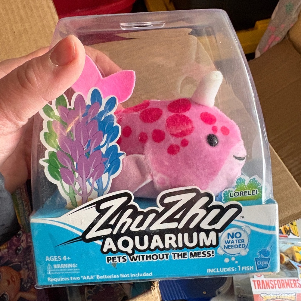 Nwt Zhu Zhu toy Aquarium Pink Fish Toy